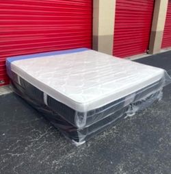 NEW Mattress King Size Plush Pillowtop With Box Spring // Offer  🚚