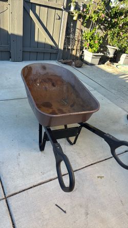 Wheel barrel