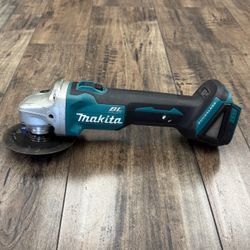 Makita XAG04 18V Brushless 4-1/2” Angle Grinder