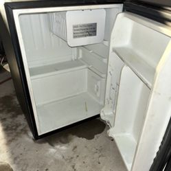 Galanz Mini Fridge/Freezer