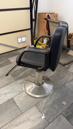 Salon chair