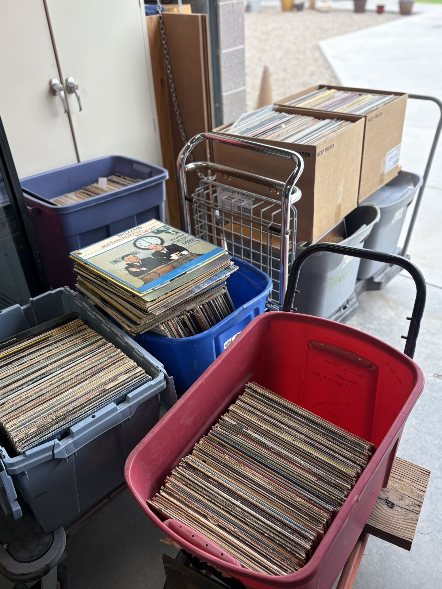 900+ Vintage Albums