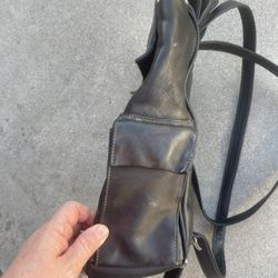 Used Black Leather Back Back Purse 