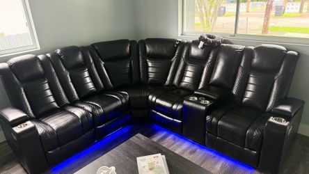 Luxury Black Leather Reclining Sofa - Like New Condition