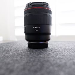 Canon RF 50mm 1.2 Lens 