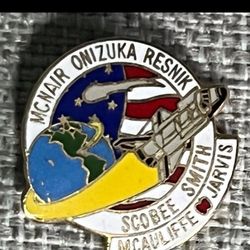 .1988 NASA SPACE CHALLENGER COMMEMORATIVE ENAMEL PIN