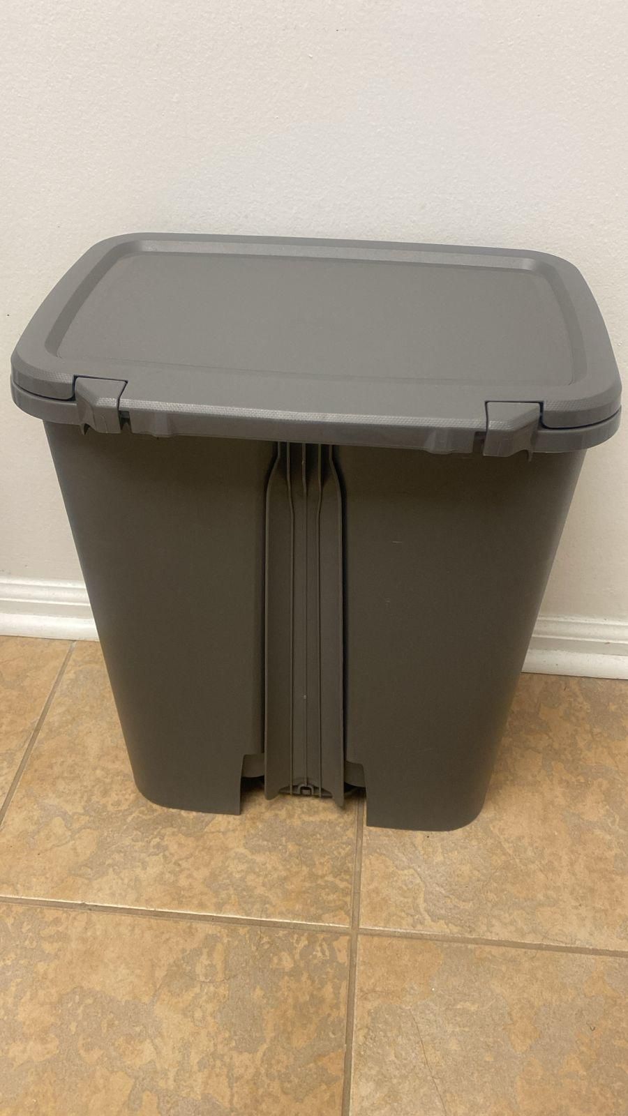 KNÖCKLA - Gray Trash Bin