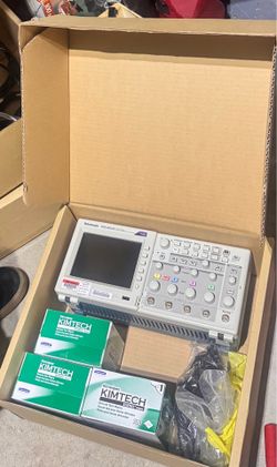 Digital Storage Oscilloscope -NEW open box