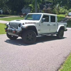 2023 Jeep Gladiator