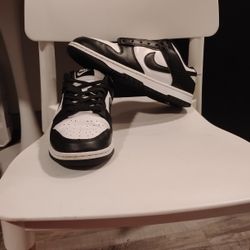 Men's Us 11 Panda Dunks