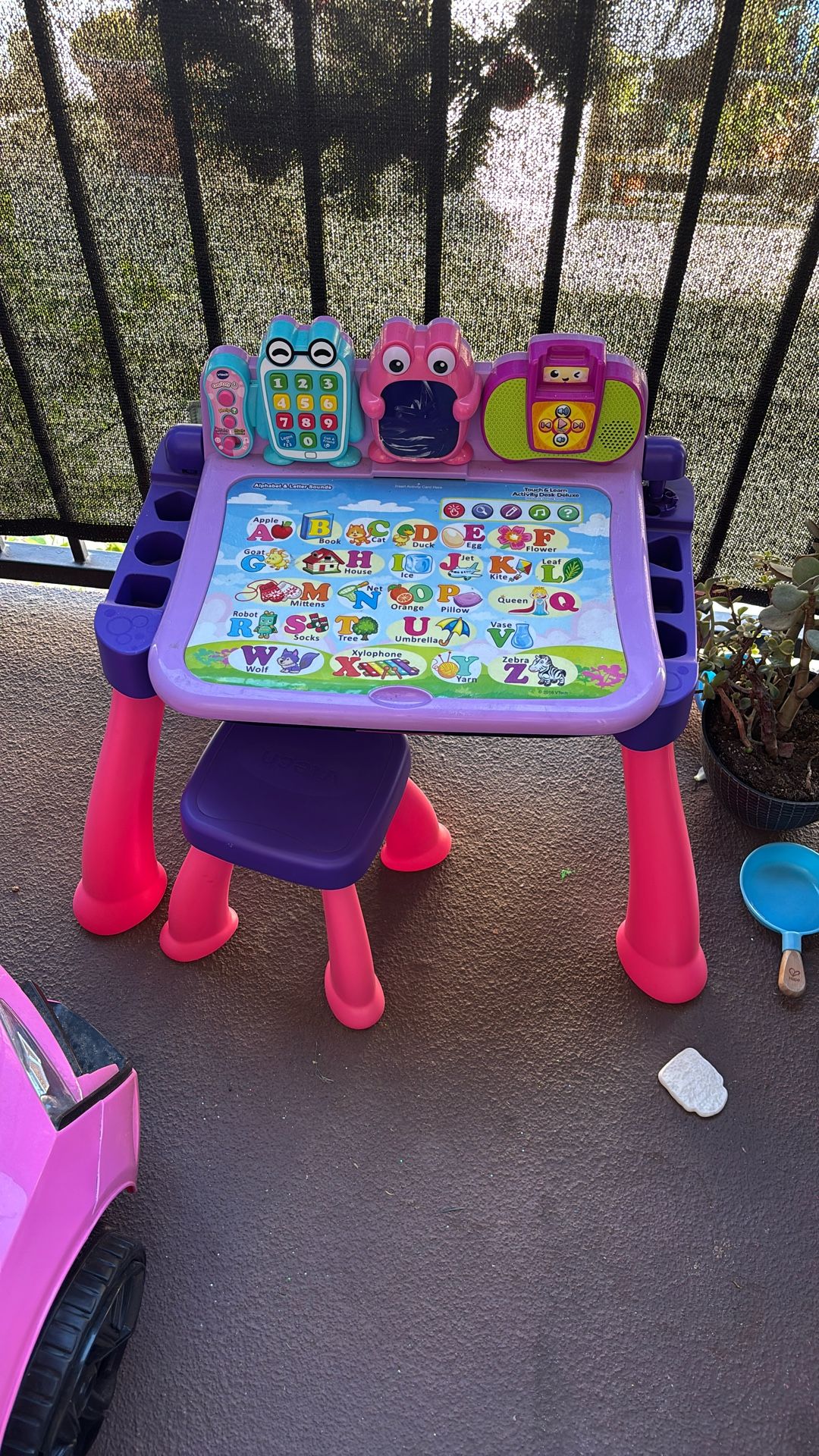 Toddler Learning Desk