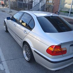 2004 BMW 325i