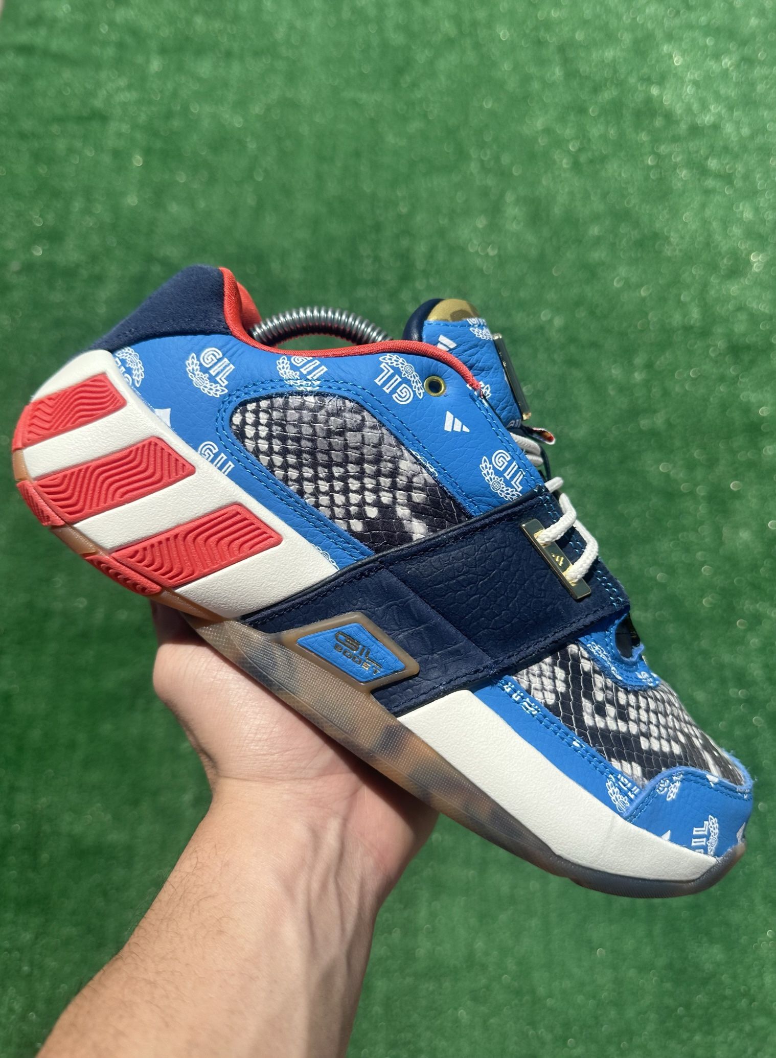 ADIDAS AGENT GIL RESTOMOD “PANTONE / NAVY” (Size 8.5, Men’s)