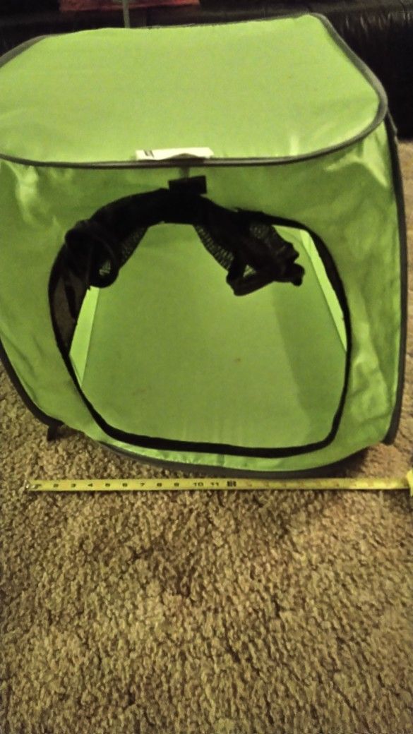 Folding Pet Travel Containment