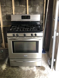 Gas stove 5 burners works greats like new delivery included