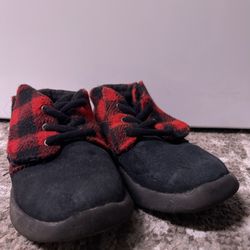 UGG Kids Boys  Shoes Size 10