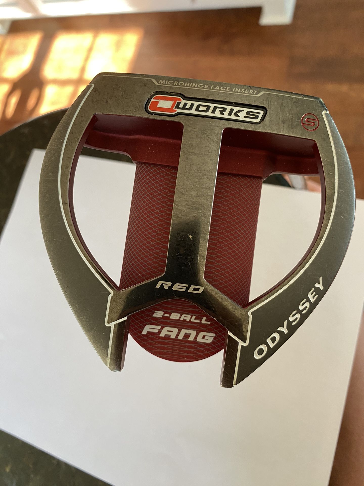 Odyssey 2 Ball Fang putter
