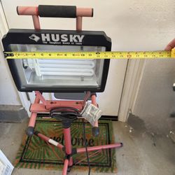 Husky 65W CFL Work Light With Tripod