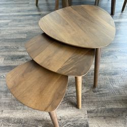 Triangle Nesting Table 
