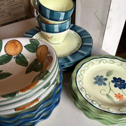 Floral Plates Set