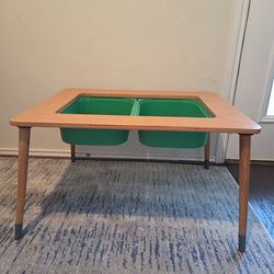 Activity table with 2 chairs