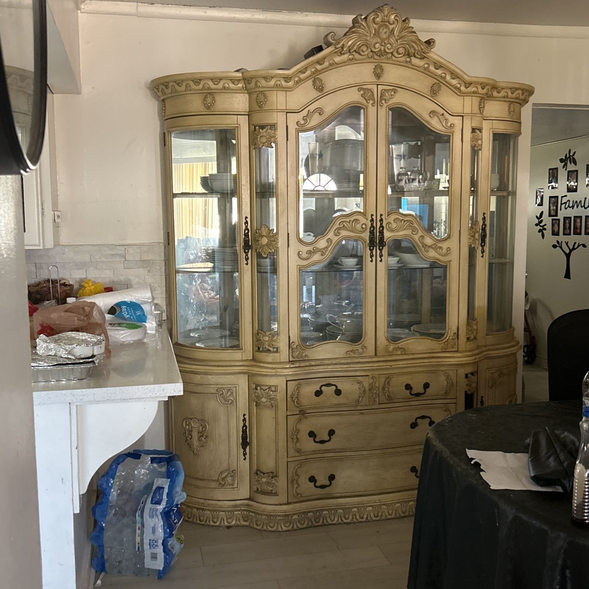 Grand China Cabinet