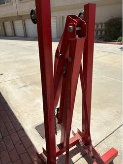 Hydraulic hoist