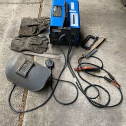 Chicago Welder 140 With Accesories