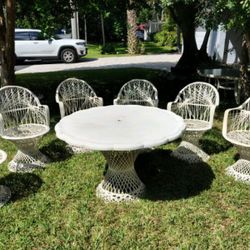 RUSSELL WOODARD SPUN FIBERGLASS PATIO SET - MID-CENTURY MODERN