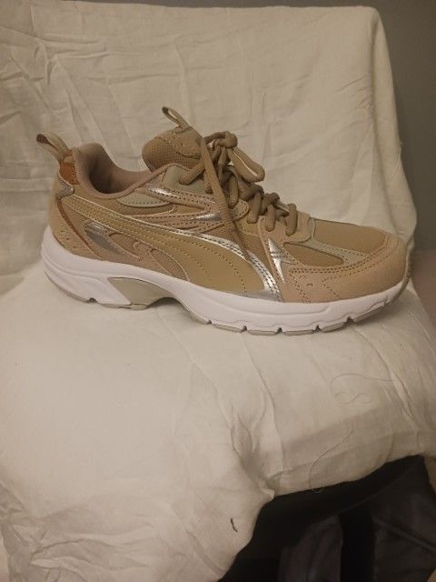 Womens Puma Milenio Tech Sneaker
