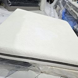King Sizes Mattress And Box Spring Memory Foam Sealy