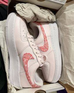 Pink Nike Air Force 1
