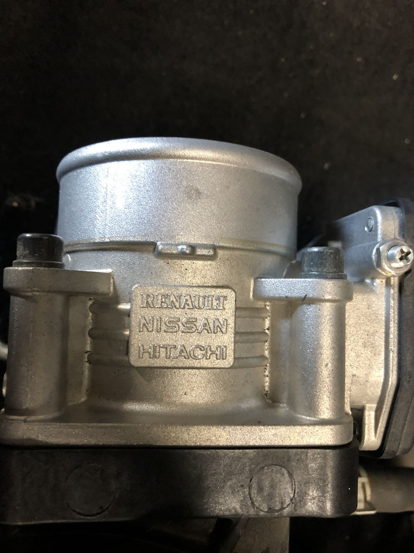 Nissan 370Z Intake manifold upper plenum and throttle bodies. for Sale