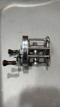 Vintage Shakespeare Baitcasting Fishing Reel