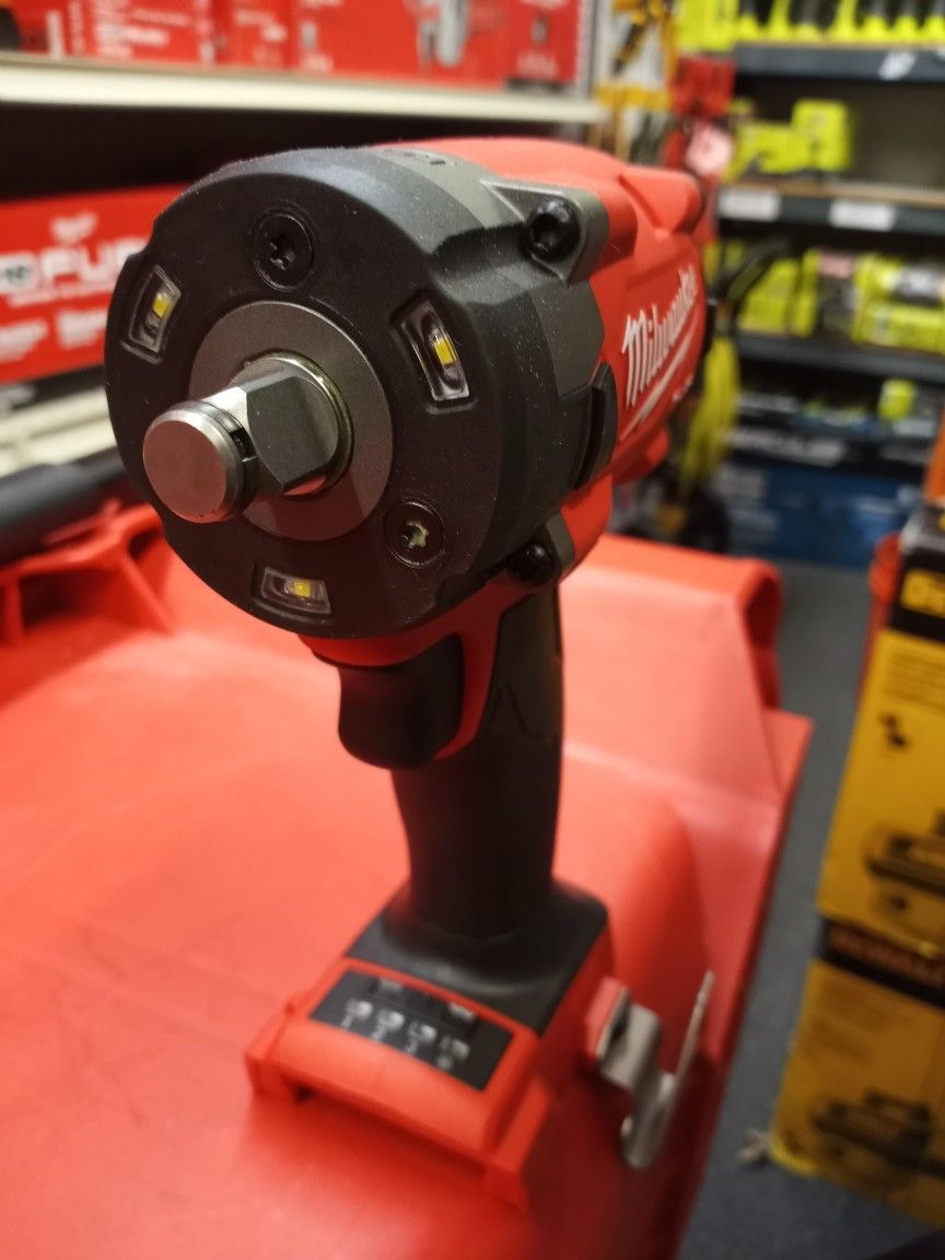 MILWAUKEE M18 FUEL BRUSHLESS 1/2" COMPACT- SQUARE RING IMPACT WRENCH. TOOL ONLY