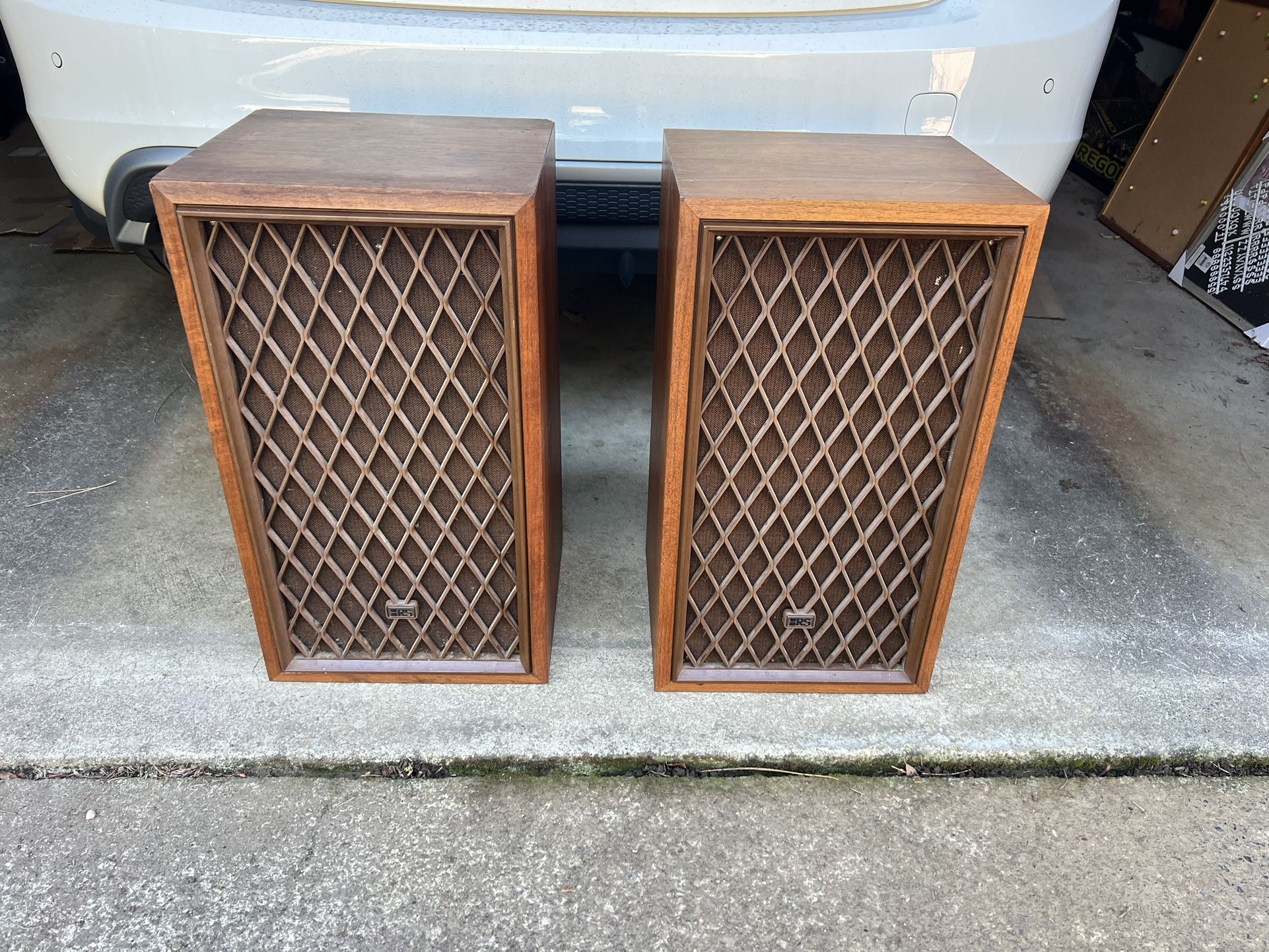 Vintage Radio Shack Realistic Nova 8 Speakers