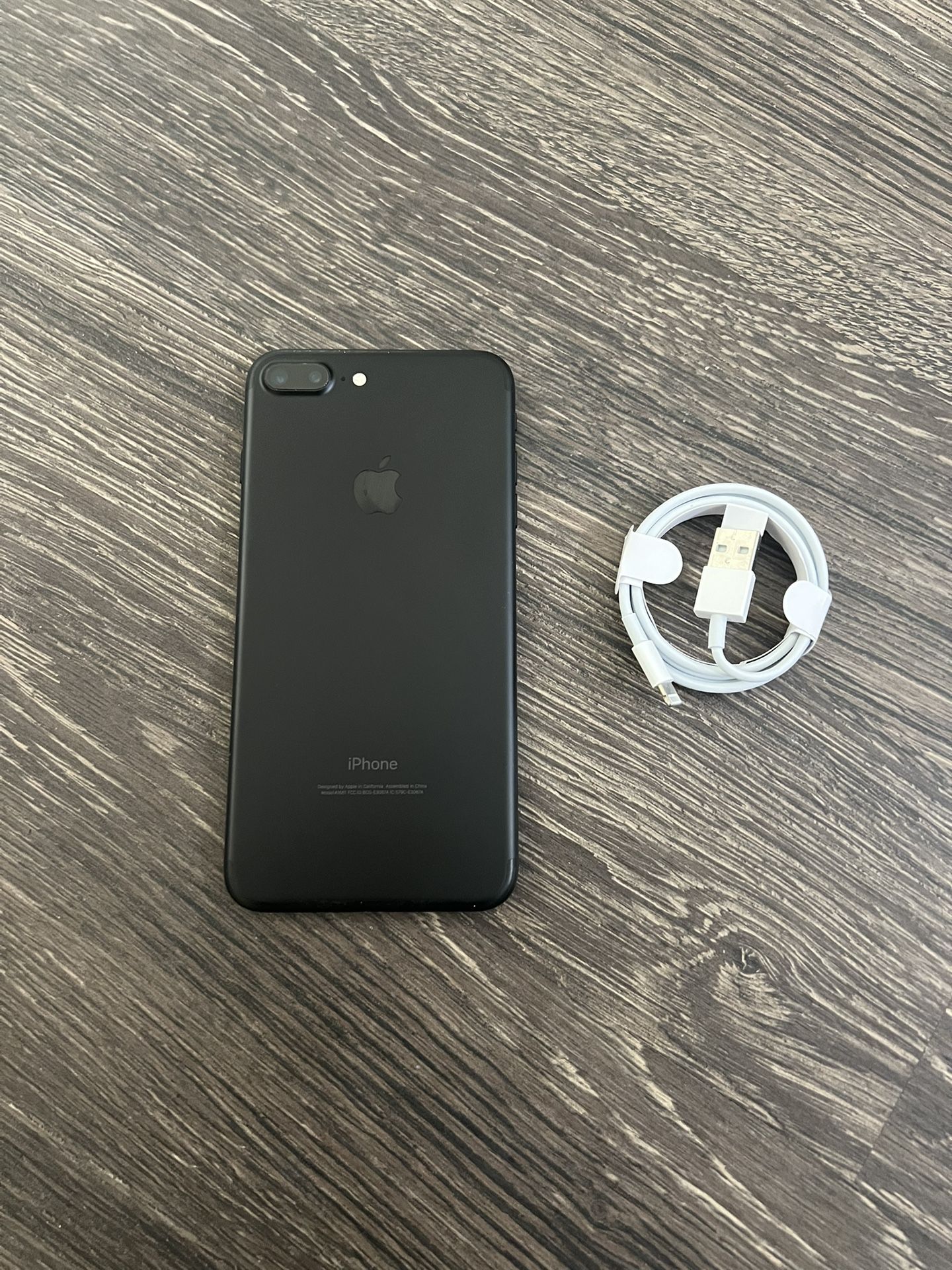 iPhone 7 Plus 128gb UNLOCKED FOR ALL CARRIERS!