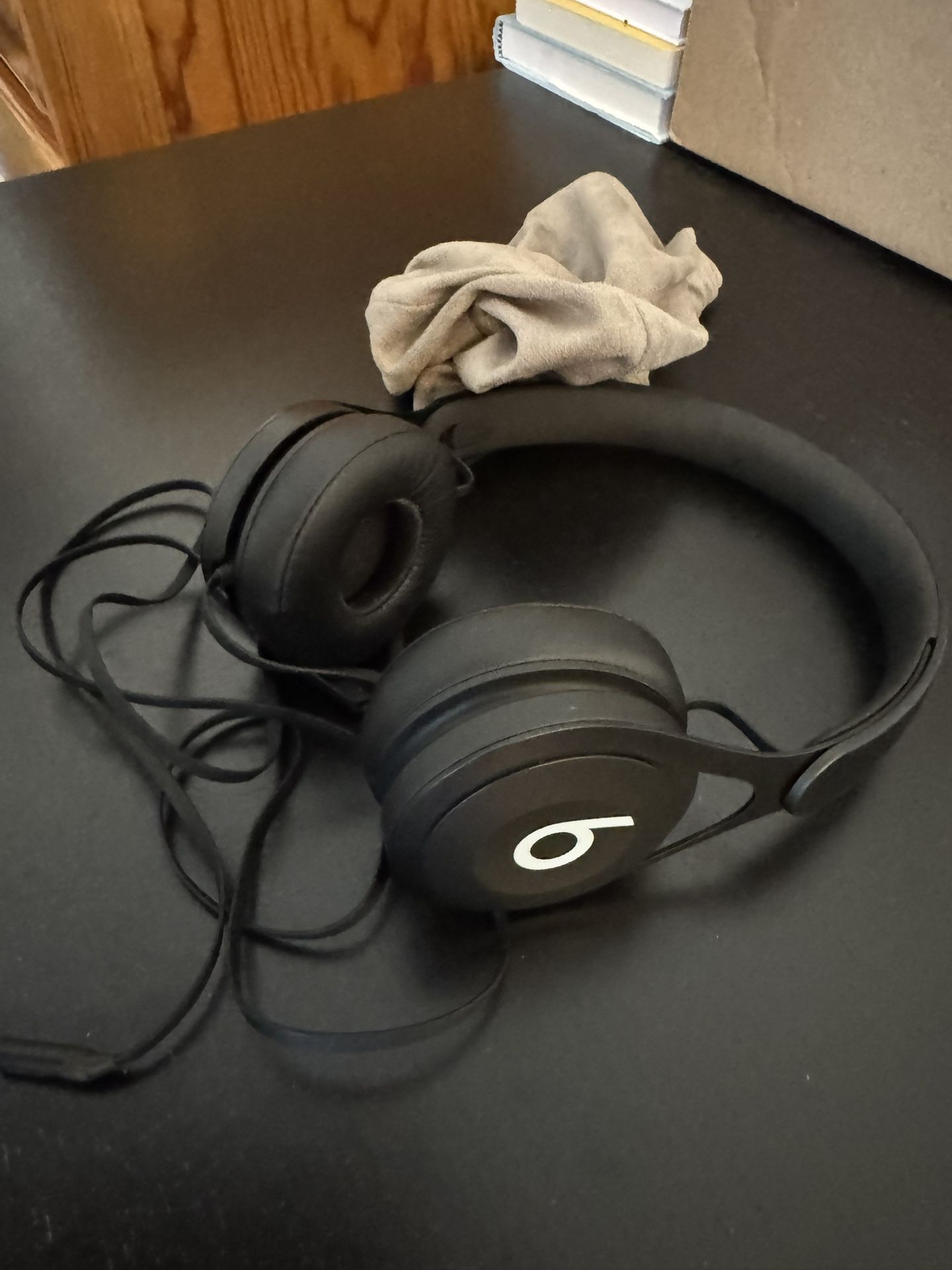 Beats Solo with Aux