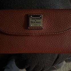 Dooney & Bourke Wallet Like New 