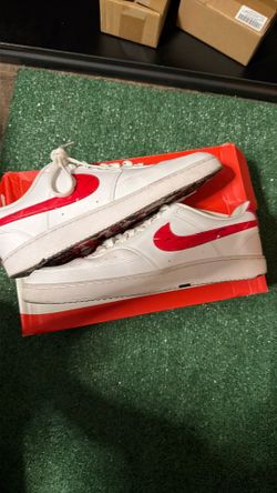 Size 13m Nike court used good condition