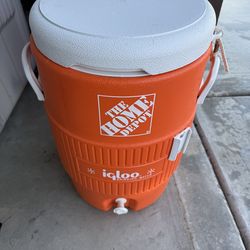 Igloo 5 Gallon Seat Top Beverage Jug Cooler, branded with The Home Depot logo.