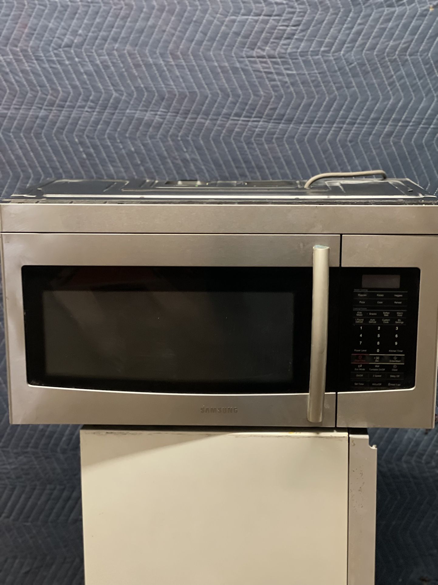Samsung 30” Stainless Steel Microwave