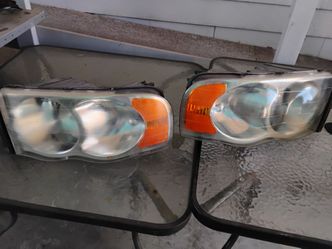 Used headlights for 2005 Dodge ram