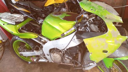 Kawasaki Ninja 600R (parting out or whole)