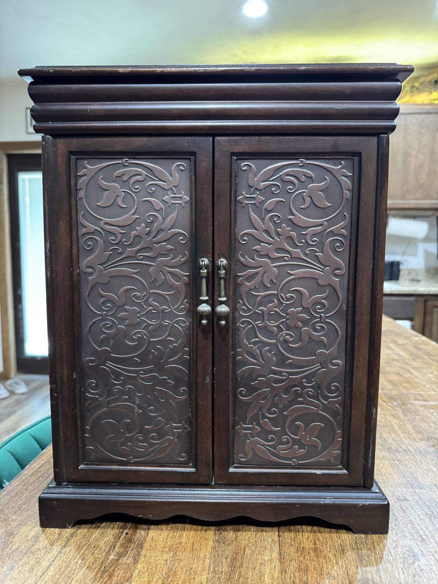 Vintage Jewelry Box W/mirror & Drawers & Necklace Carousel & Bracelet Holder 