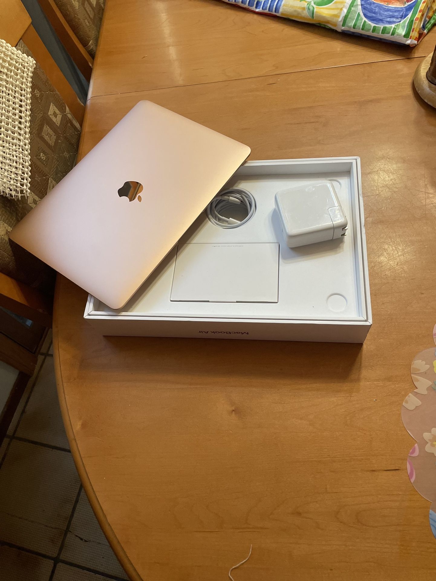 MacBook Air Rose Gold Excellent Cond