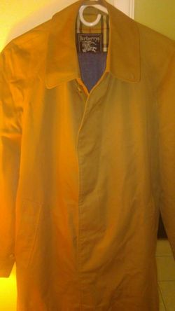Trench coat mens or womans (burberry)vintage