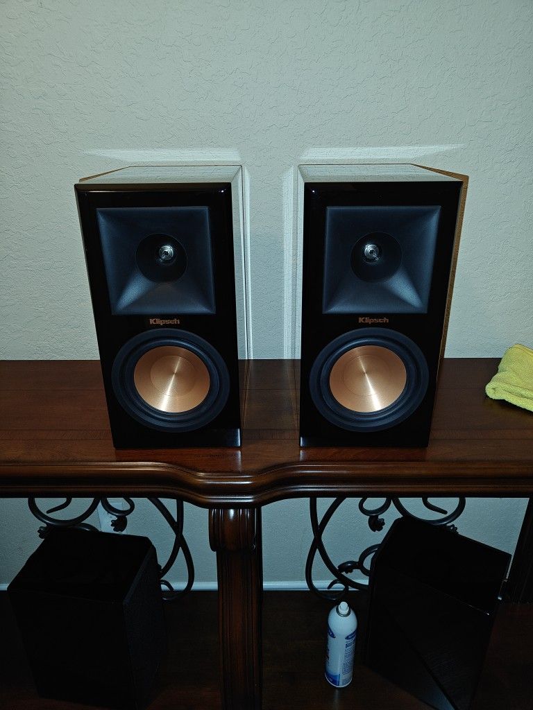 Klipsch RP-160M Piano Black Bookshelf Speakers