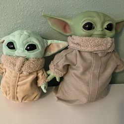 Baby Yoda/Grogu plush toys- 11” and 8”