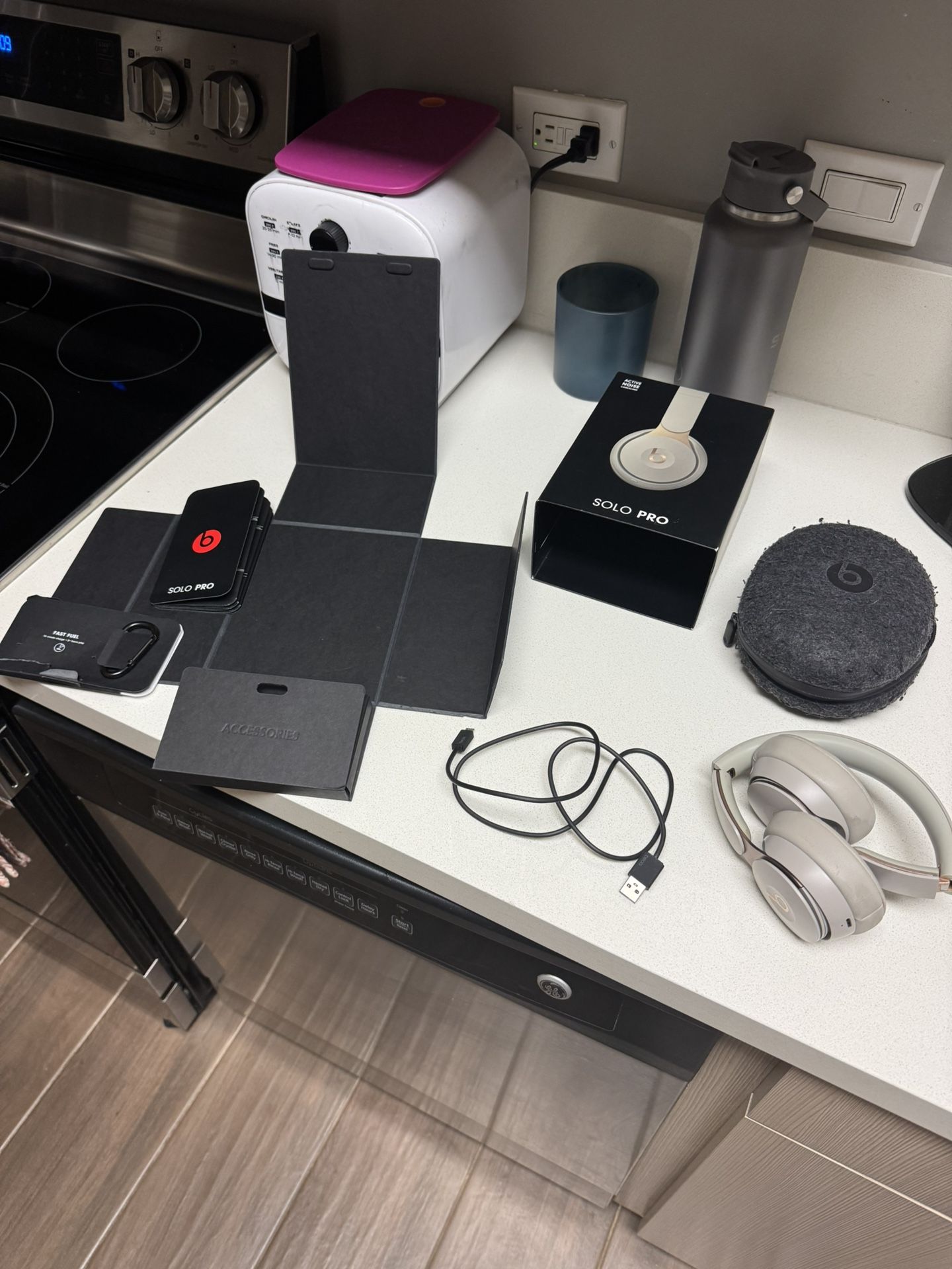 Beats Solo Pro 3 Gold